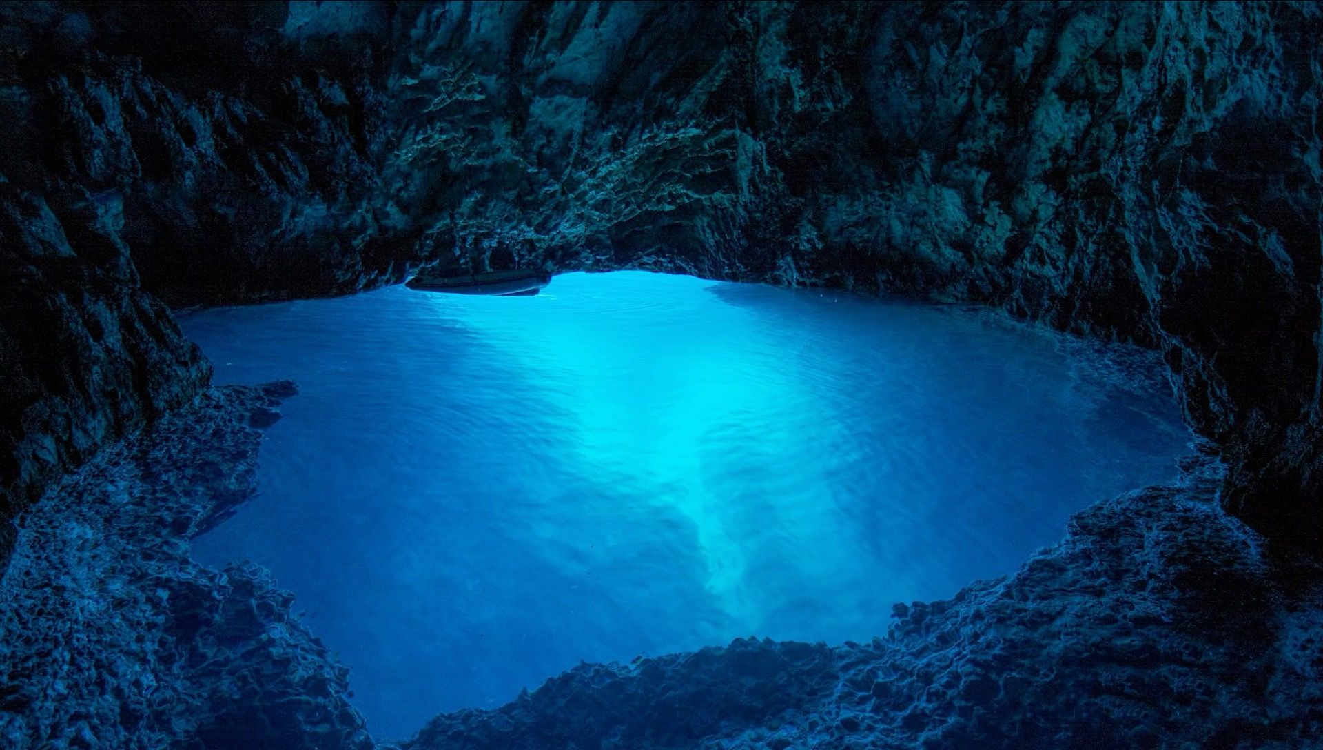5 Islands Tour from Split - Blue Cave visit