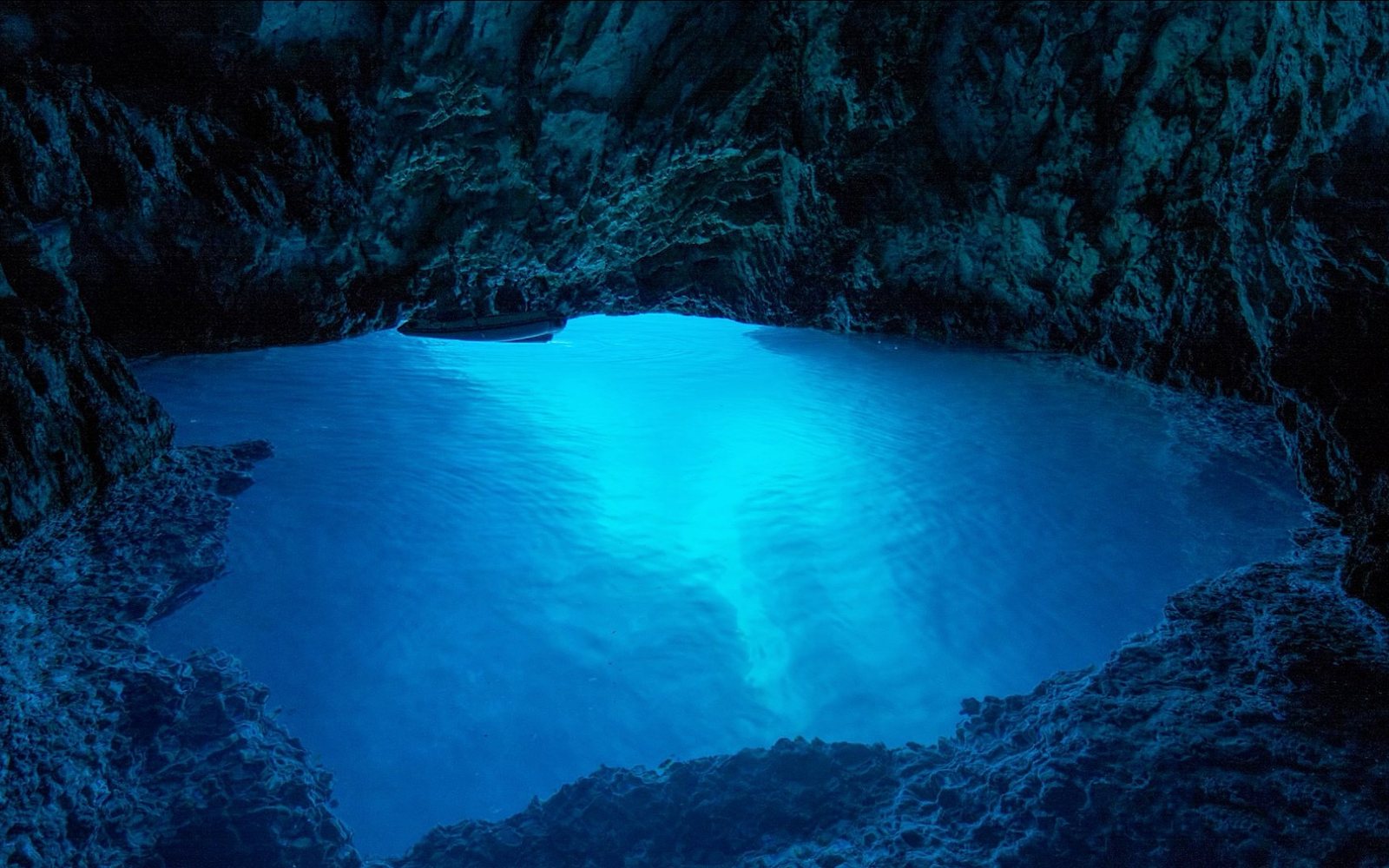 5 Islands Tour from Split - Blue Cave visit