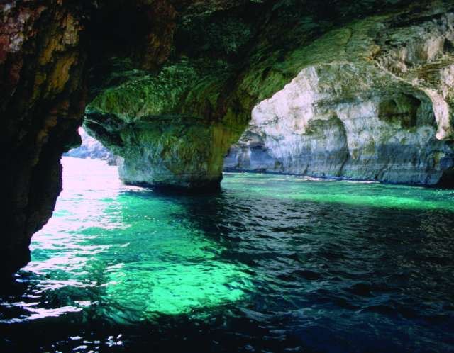 Blue Cave & Six Islands Full-Day Private Boat Tour