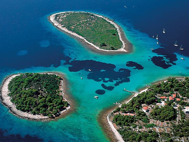 Blue Lagoon, Trogir & Šolta Half-Day Private Boat Tour